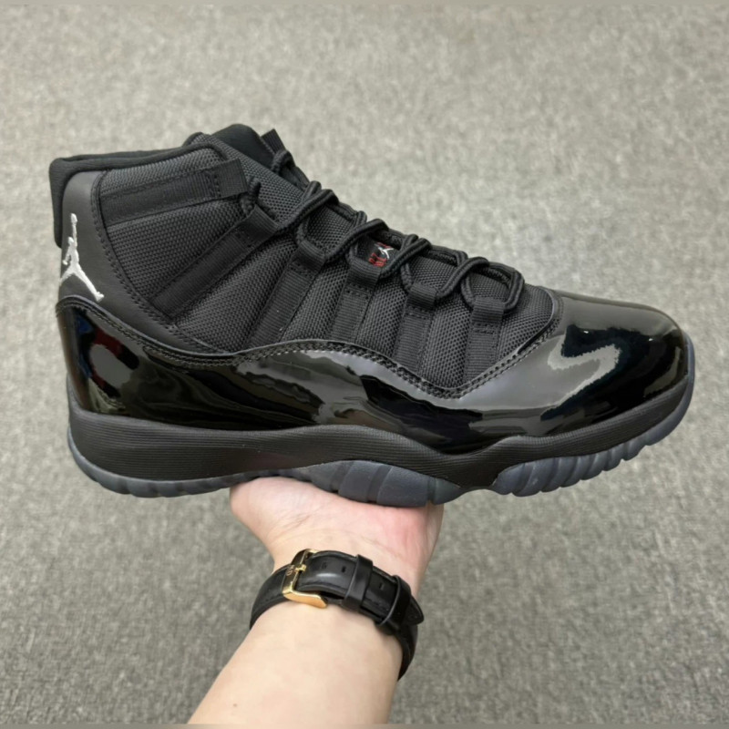 Крос­совки Nike Air Jordan 11 Retro